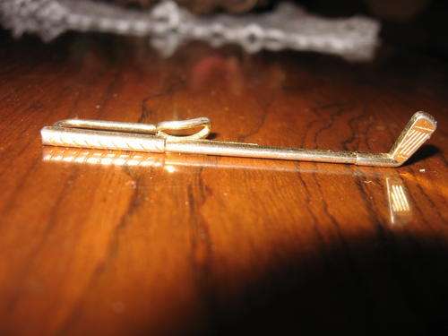 Gold Plated Tie Pin with Golf Club Detail -  the ideal gift for that someone special