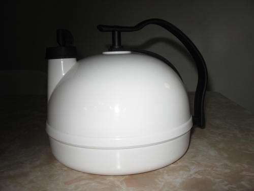Microwave Kettle that whistles once it reaches boiling point - unique design! 1.6 LITRES