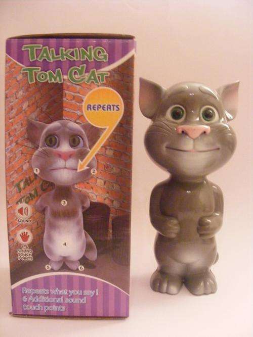 Talking Tom Cat - Repeats what you say