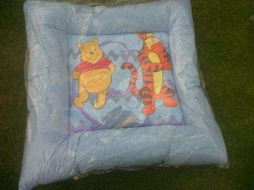 BLUE POOH LARGE DONUT