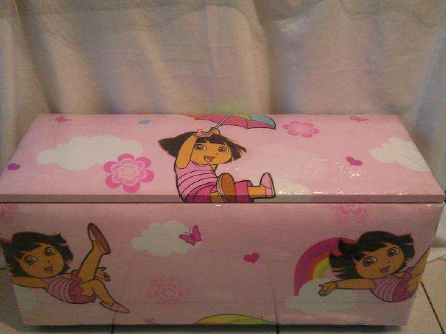 DORA THE EXPLORER TOY BOX