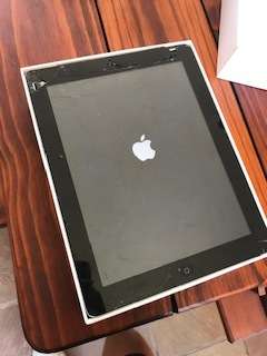 Apple ipad 3rd Generation - Wifi & Cellular - Damaged Screen