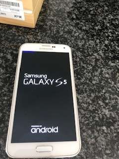 Samsung Galaxy S5 - Like New - Samsung Battery Pack 8,400mAh & 16GB SD Card
