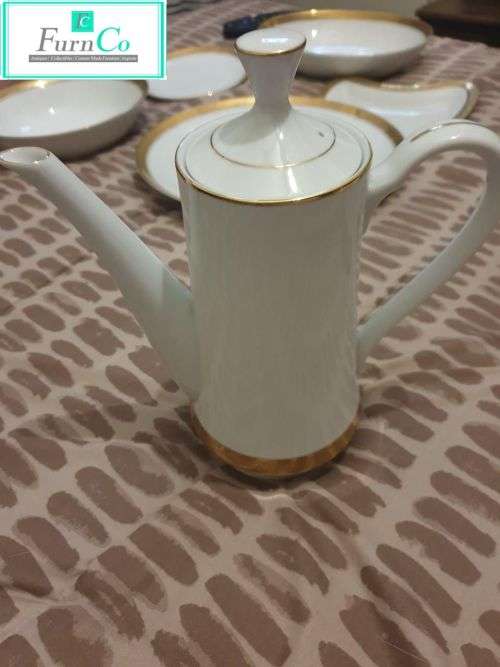 Presidential Collection Dinner Set 'Ref in Gold' by Gary Barr