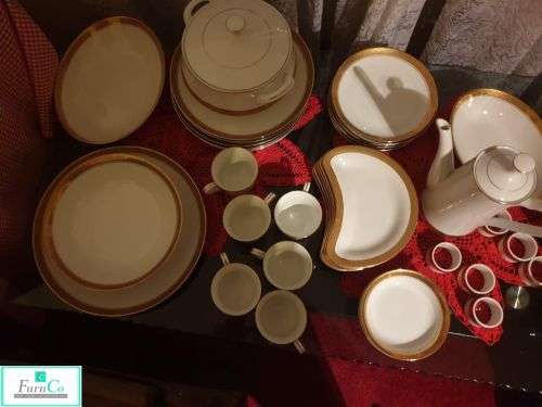 Presidential Collection Dinner Set 'Ref in Gold' by Gary Barr