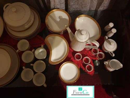 Presidential Collection Dinner Set 'Ref in Gold' by Gary Barr