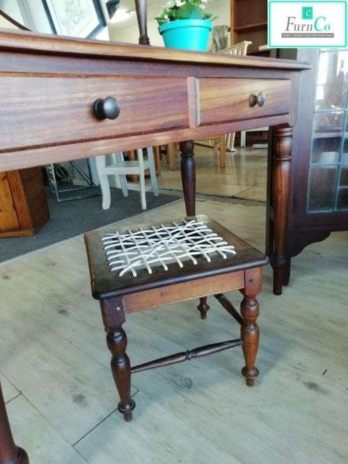 Black Wood fechter's Dressing Table