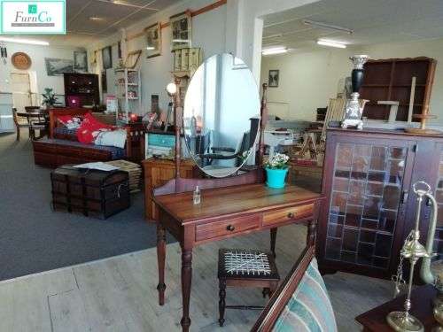 Black Wood fechter's Dressing Table