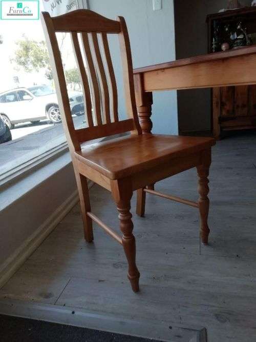 Oregon Pine &amp; Poplar Wood Dining Room Set 7 piece