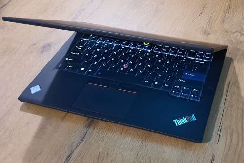 **COLLECTABLE** TOUCH SCREEN LENOVO THINKPAD ANNIVERSARY 25 EDITION Intel® Core i7 7500U | 16GB RAM