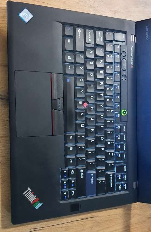 **COLLECTABLE** TOUCH SCREEN LENOVO THINKPAD ANNIVERSARY 25 EDITION Intel® Core i7 7500U | 16GB RAM