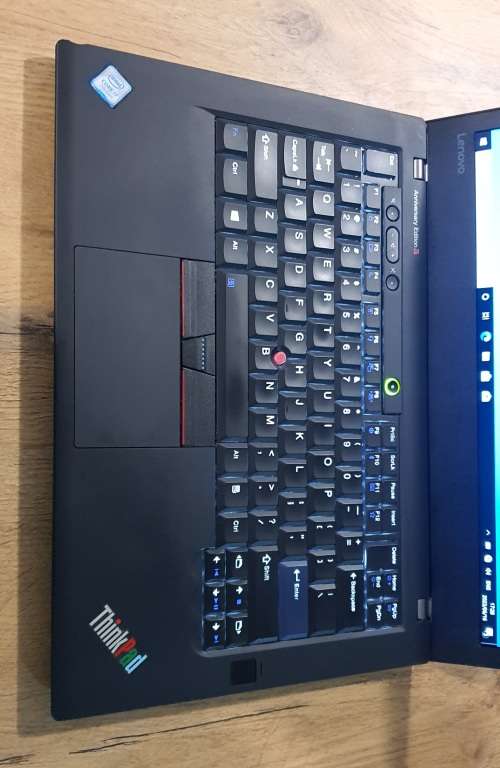 **COLLECTABLE** TOUCH SCREEN LENOVO THINKPAD ANNIVERSARY 25 EDITION Intel® Core i7 7500U | 16GB RAM