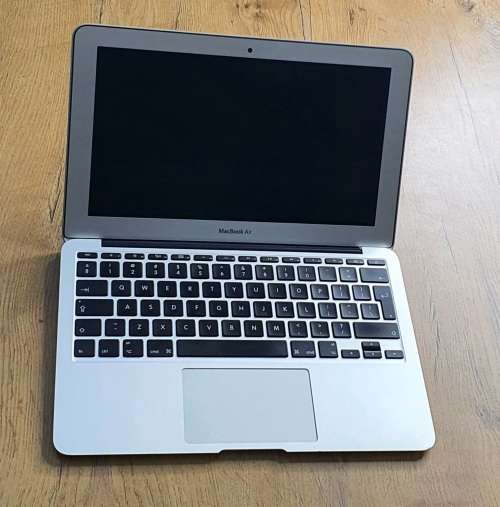 ****VERY SLIM***APPLE MACBOOK AIR 2015 Intel® Core i5 | 4 GB Ram | 1.5 GB Gfx | 128 GB SSD