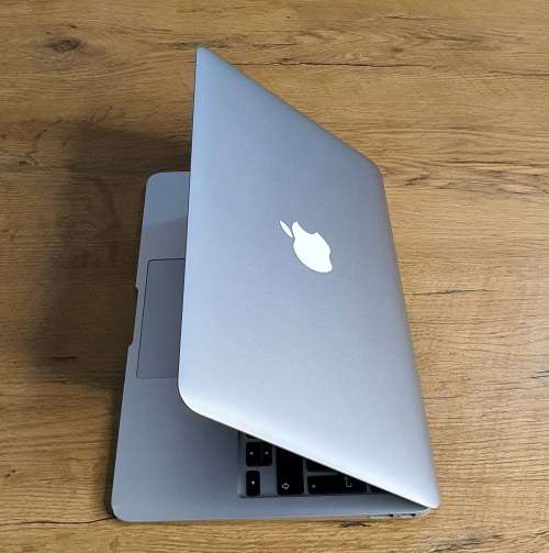 ****VERY SLIM***APPLE MACBOOK AIR 2015 Intel® Core i5 | 4 GB Ram | 1.5 GB Gfx | 128 GB SSD