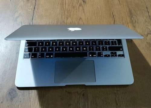 ****VERY SLIM***APPLE MACBOOK AIR 2015 Intel® Core i5 | 4 GB Ram | 1.5 GB Gfx | 128 GB SSD