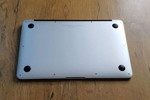 ***LATE ENTRY VERY SLIM** APPLE MACBOOK AIR 2015 Intel® Core i5 | 4 GB Ram | 1.5 GB Gfx | 128 GB SSD