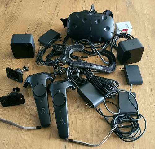 HTC VIVE VR HEADSET FULL SET