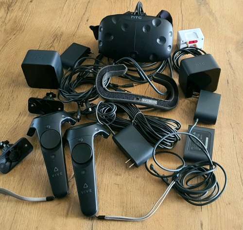 HTC VIVE VR HEADSET FULL SET