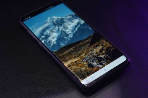 Samsung Galaxy S10+ 163.5mm (6.4`) Quad HD+ Dynamic AMOLED 128GB Memory 8GB Ram (Cracked screen)