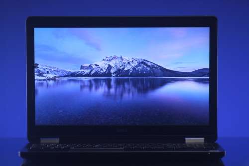 Dell Latitude E5570 i5 6th Gen 4GB Ram 465GB HDD HD Graphics Damage on body of