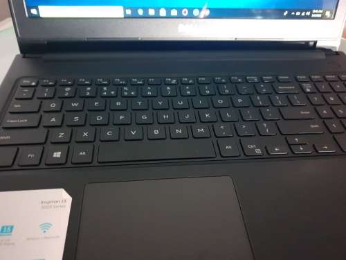 Dell Inspiron 15 3567 15.6` i5-7200U 7th Gen 4GB Ram 1TB HDD UHD Graphics 620. Broken Ram Slot