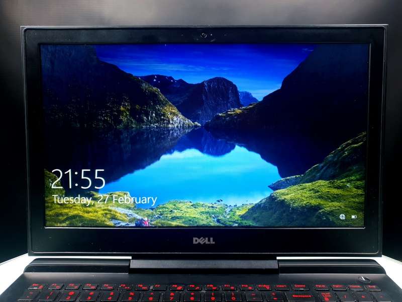 Dell Inspiron 15 7000 Gaming 15.6` i7-7700HQ 16GB Ram 256GB SSD 1TB HDD NVIDIA GeFroce GTX 1050 Ti