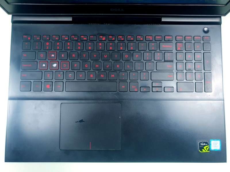 Dell Inspiron 15 7000 Gaming 15.6` i7-7700HQ 16GB Ram 256GB SSD 1TB HDD NVIDIA GeFroce GTX 1050 Ti