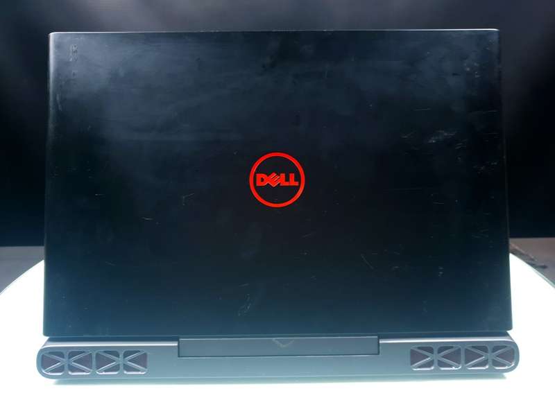 Dell Inspiron 15 7000 Gaming 15.6` i7-7700HQ 16GB Ram 256GB SSD 1TB HDD NVIDIA GeFroce GTX 1050 Ti