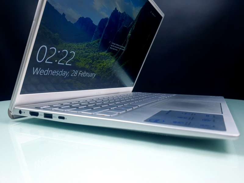 Dell Inspiron 15 5501 15.6 Touchscreen i7-1065G7 10th Gen 16GB Ram 512GB SSD NVIDIA GeForce MX330