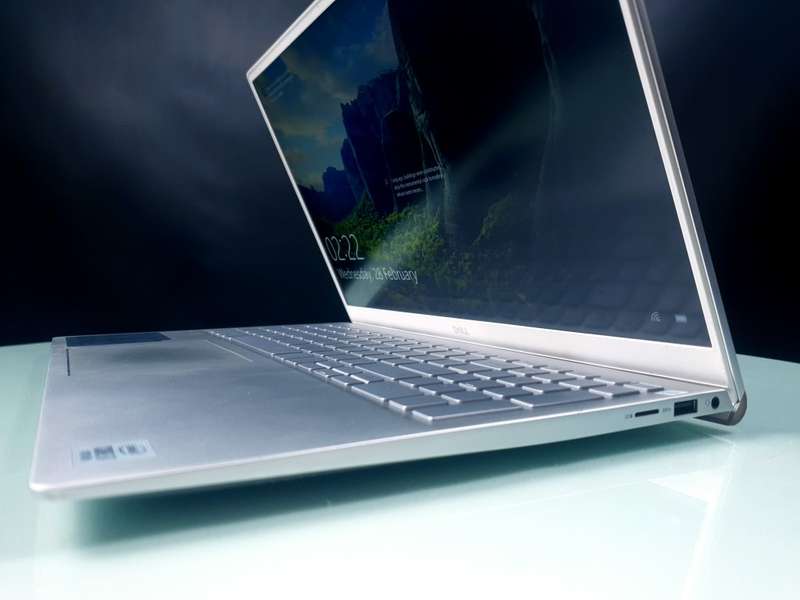 Dell Inspiron 15 5501 15.6 Touchscreen i7-1065G7 10th Gen 16GB Ram 512GB SSD NVIDIA GeForce MX330