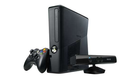XBox 360 250GB + Kinect + 2 controllers