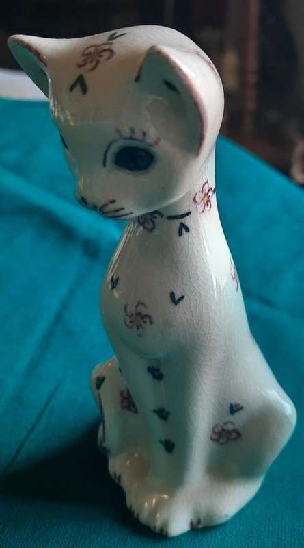 Vintage Cat figurine, possibly Italian made, gorgeous with handpainted flowers