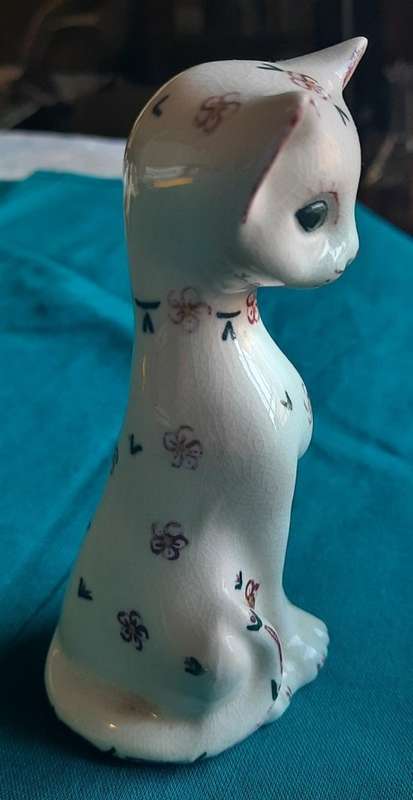 Vintage Cat figurine, possibly Italian made, gorgeous with handpainted flowers
