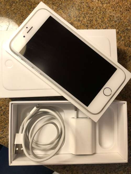 Iphone 6, 16GB, silver.