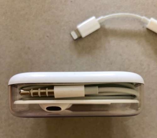 Apple earpods with headphone plug and lighting adaptor