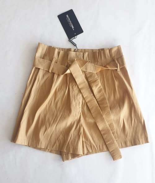 Pretty Little Thing High waisted shorts