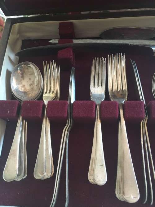 Shefield Cutlery Canteen