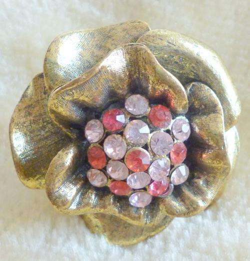 4cm ANTIQUE DIAMANTE FLOWER RING - ADJUSTABLE BAND