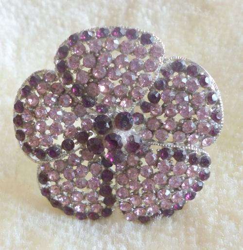 4.5cm STUNNING DIAMANTE CLOVER SHAPE RING - ADJUSTABLE BAND