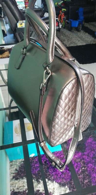 `Guess Baldwinpark Speedy Box Handbag
