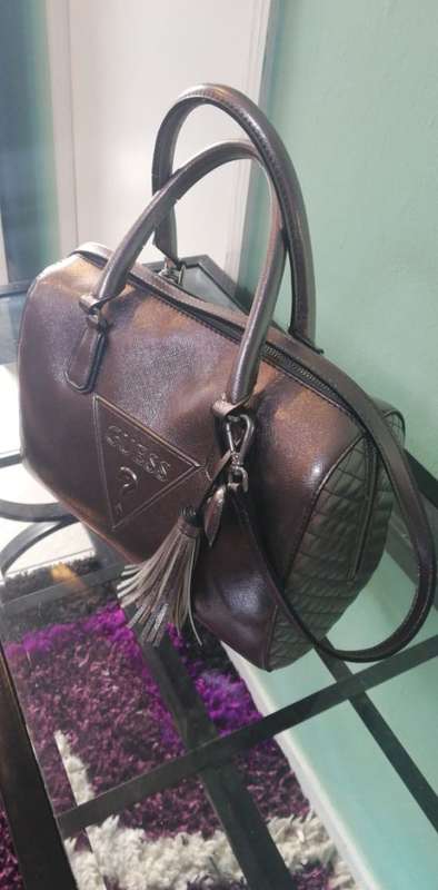 `Guess Baldwinpark Speedy Box Handbag