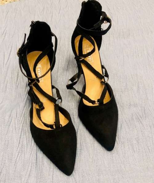 Pretty Black Heels - Size 5