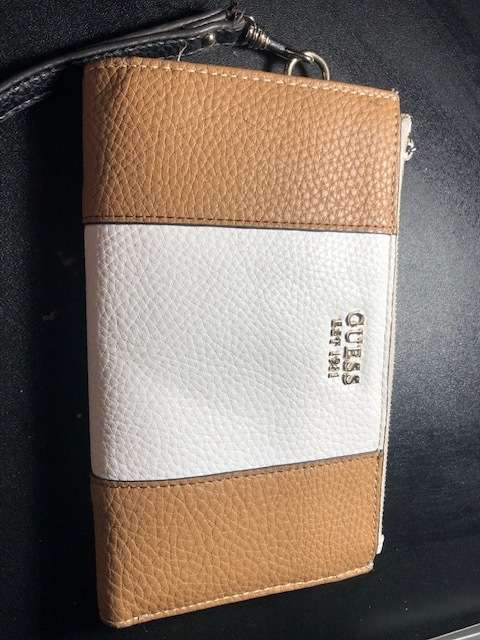 GUESS UPTOWN CHIC DOUBLE ZIP ORGANIZER
