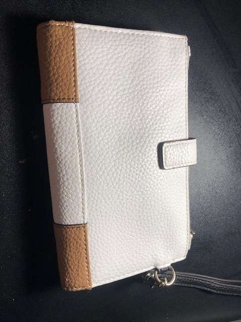 GUESS UPTOWN CHIC DOUBLE ZIP ORGANIZER