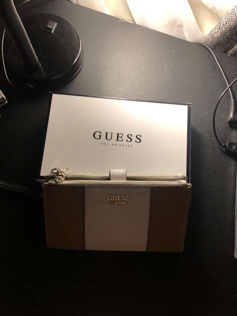 GUESS UPTOWN CHIC DOUBLE ZIP ORGANIZER
