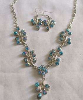 ***NECKLACE & EARRINGS SET - XMAS GIFT TIME!!!