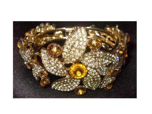 EXQUISITE DIAMANTE BRACELET