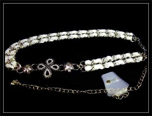 CRAZZZY R1 AUCTION -CREME SUEDE, DIAMANTE'S & GOLD COSTUME CHAINS - ITS ALL HERE IN A SINGLE BELT!!!