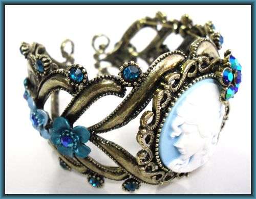***STUNNING RHINESTONE BRACELET***
