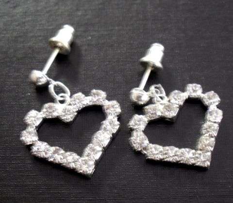 BUY 1 GET 1 FREE PROMO - CRAZZZY R1 AUCTION - STUNNING DIAMANTE EARRINGS